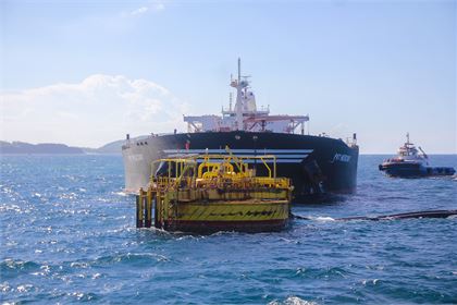 Dầu thô được nhập về cho nhà máy Dung Quất